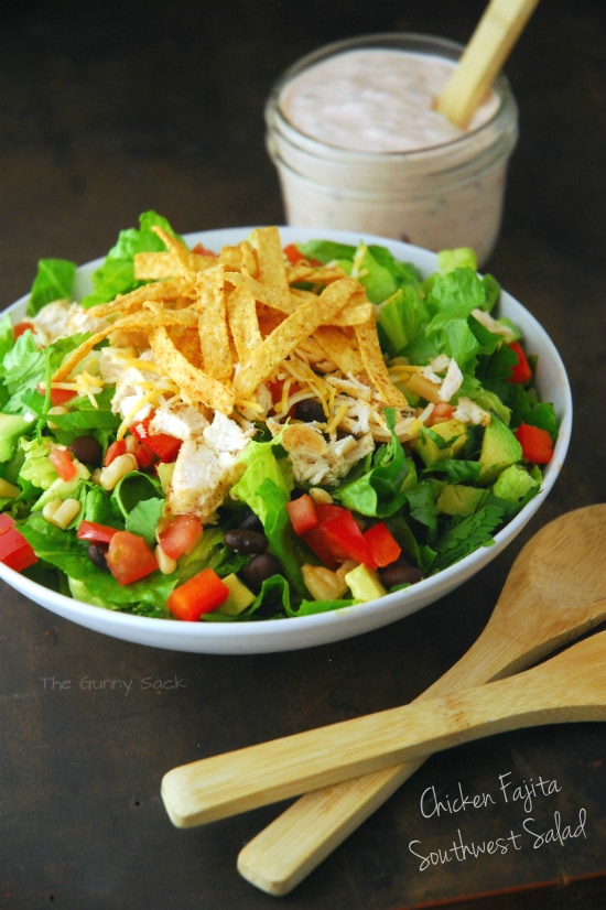 Chicken Fajita Southwest Salad Recipe 15 Summer Salads #recipe #salad #summerrecipes
