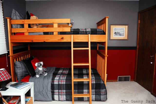 bunkbeds in bedroom