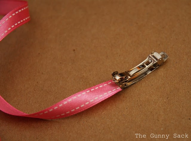glue ribbon on clip