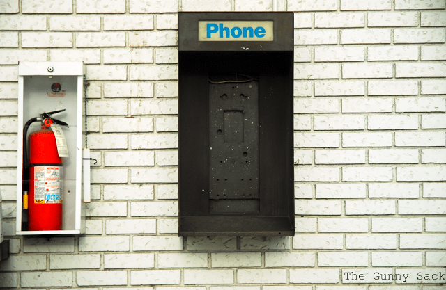 empty pay phone box