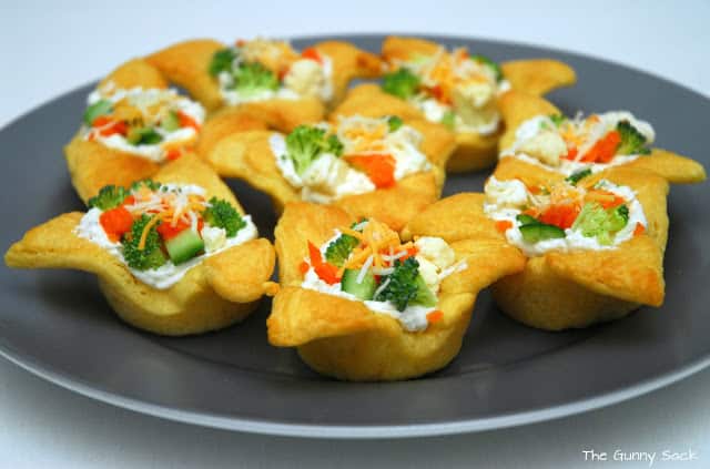 veggie pizza cups on plate