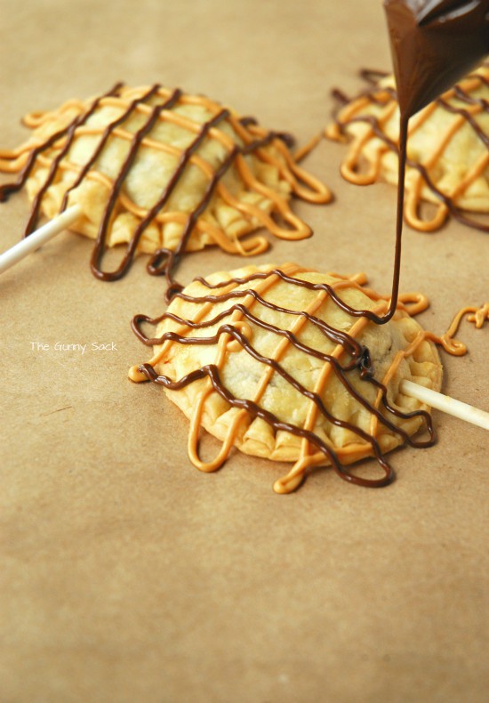 Drizzle Crosshatch Chocolate