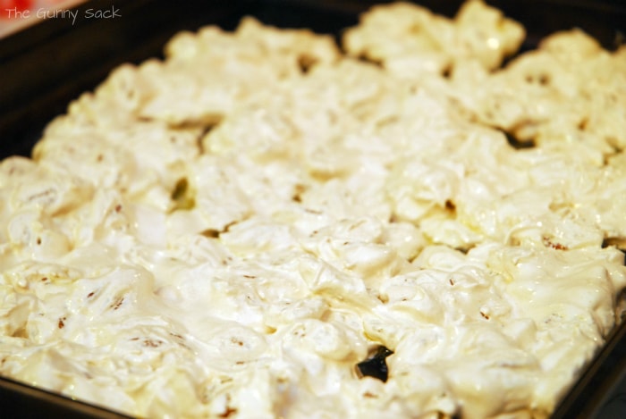 spread meringue in pan