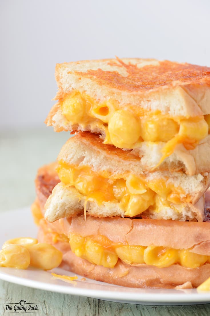 Grilled Macaroni and Cheese Sandwich