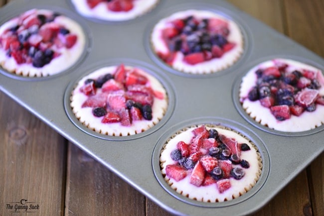 Frozen Yogurt Cupcakes with Berries in pan