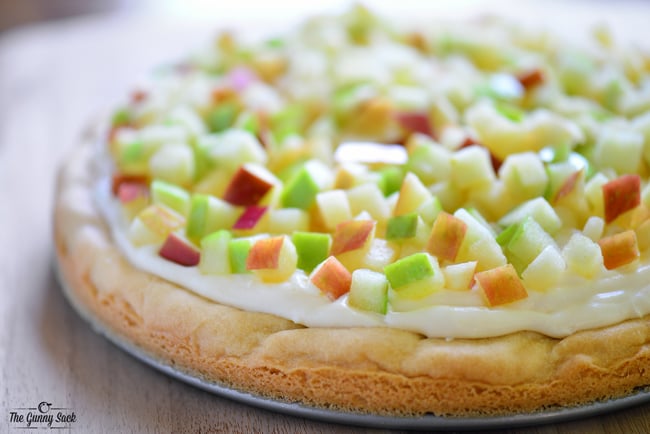 apples on pizza