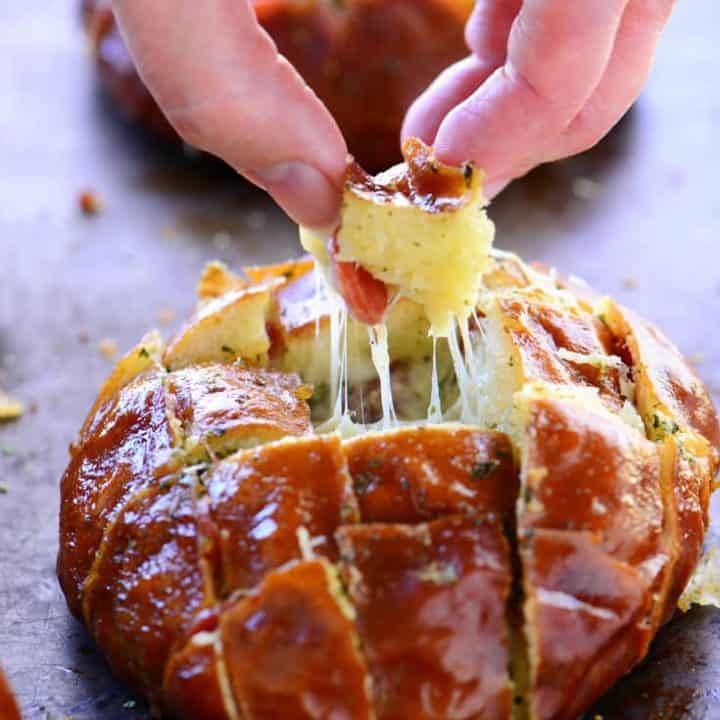 Bloomin' Pull Apart Cheese Bread Recipe With Pepperoni