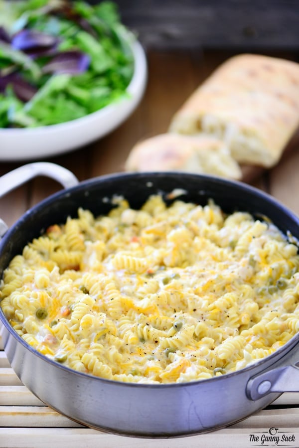 One Pot Cheesy Chicken Noodles