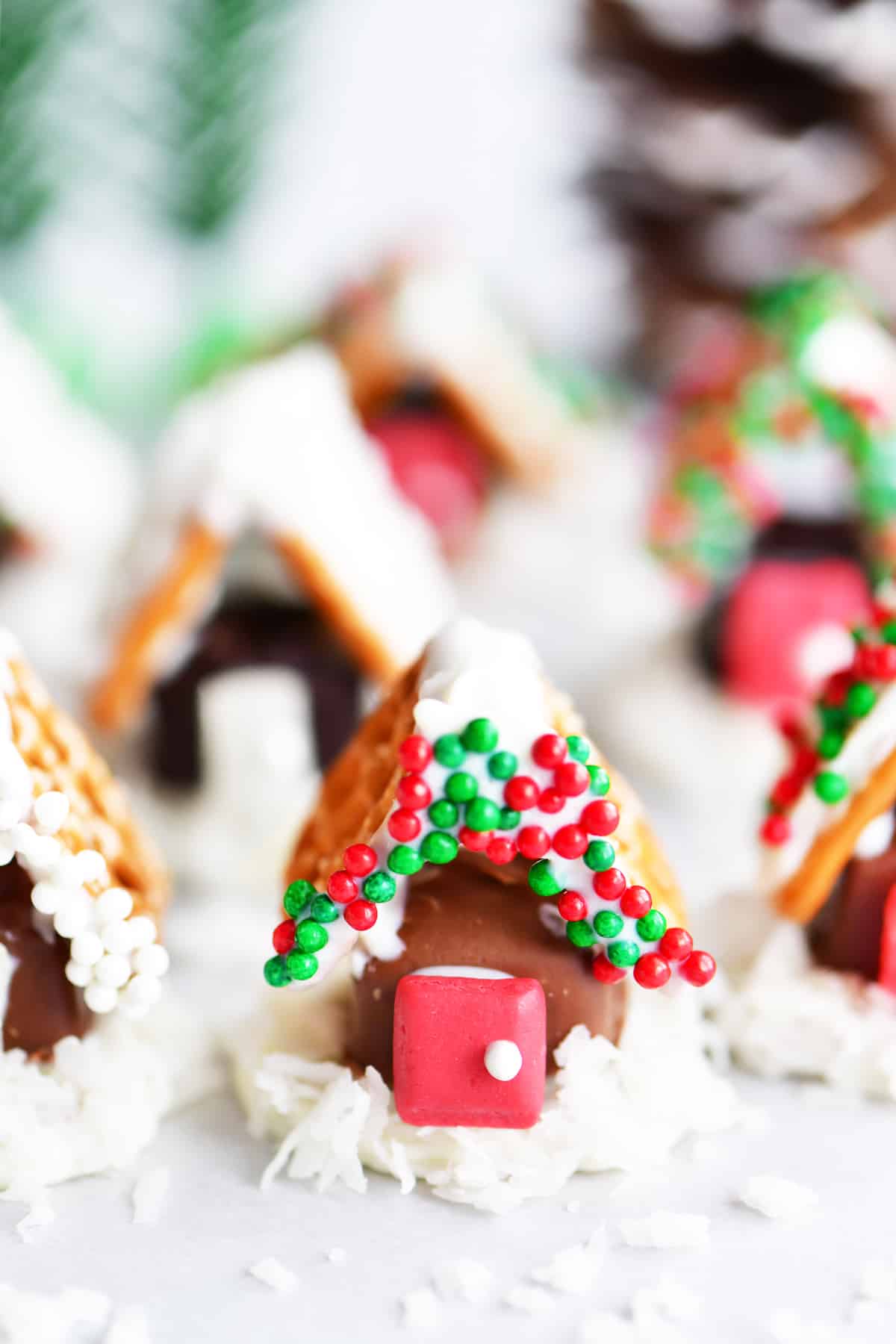 mini candy houses made with pretzels
