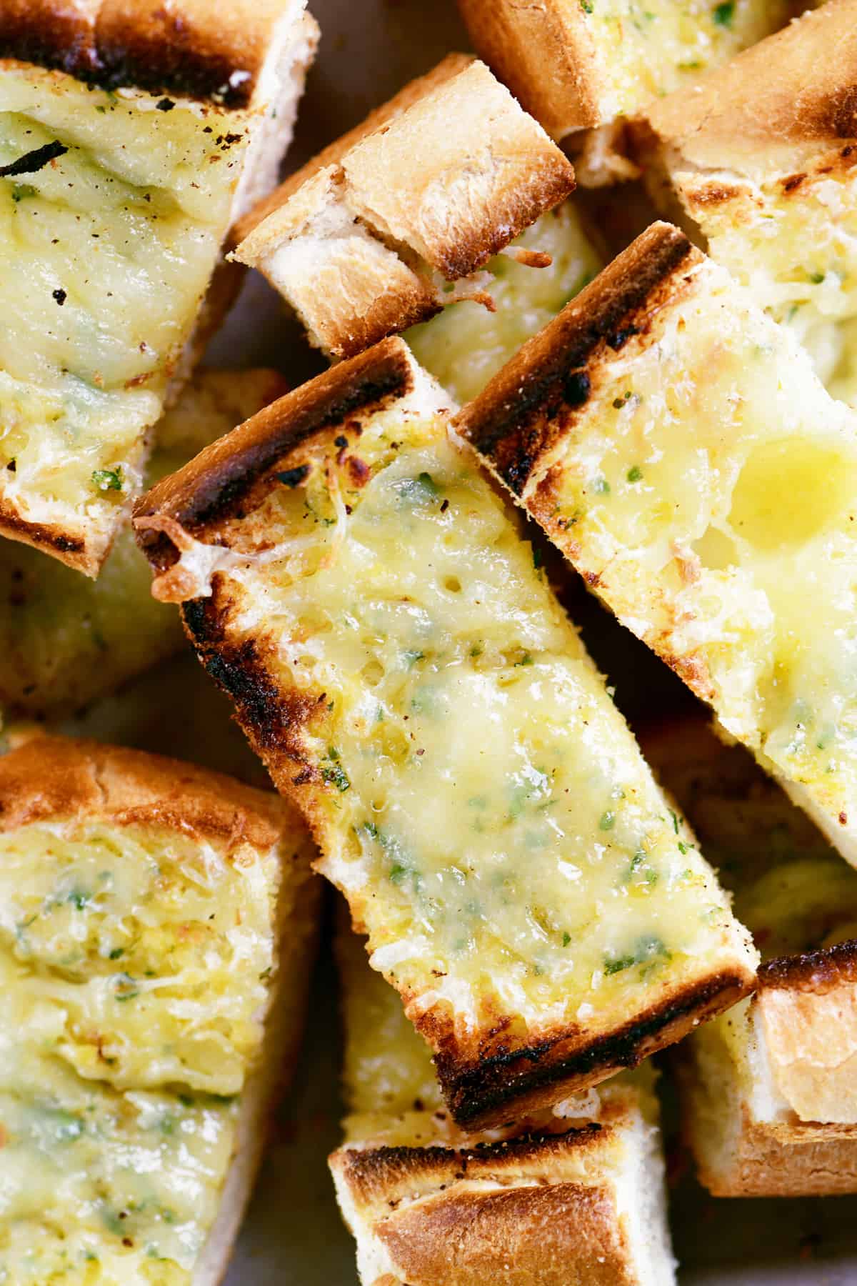 sliced garlic cheese bread