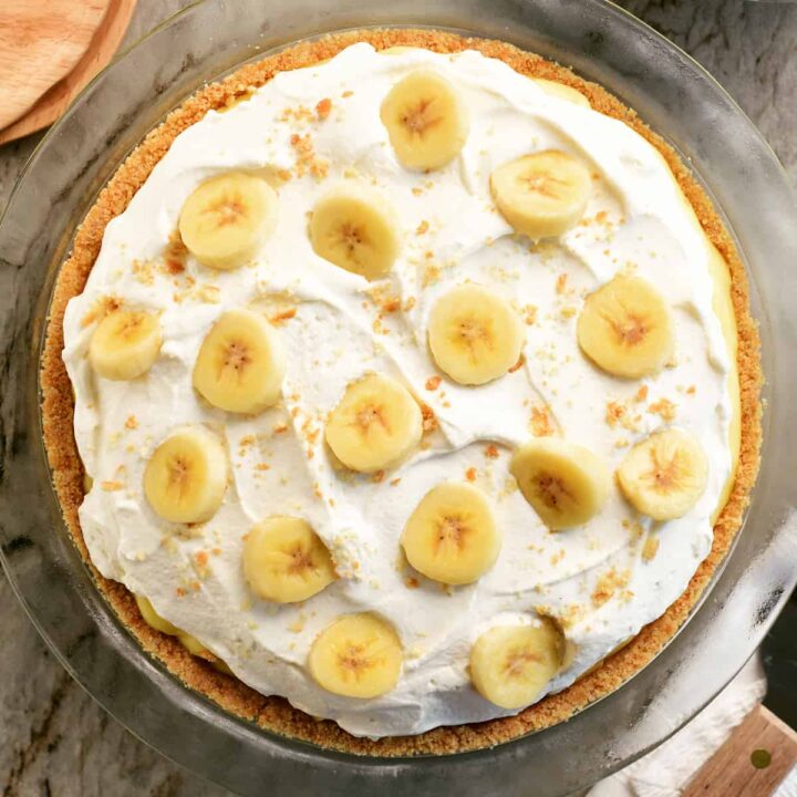 banana cream pie with whipped cream on top