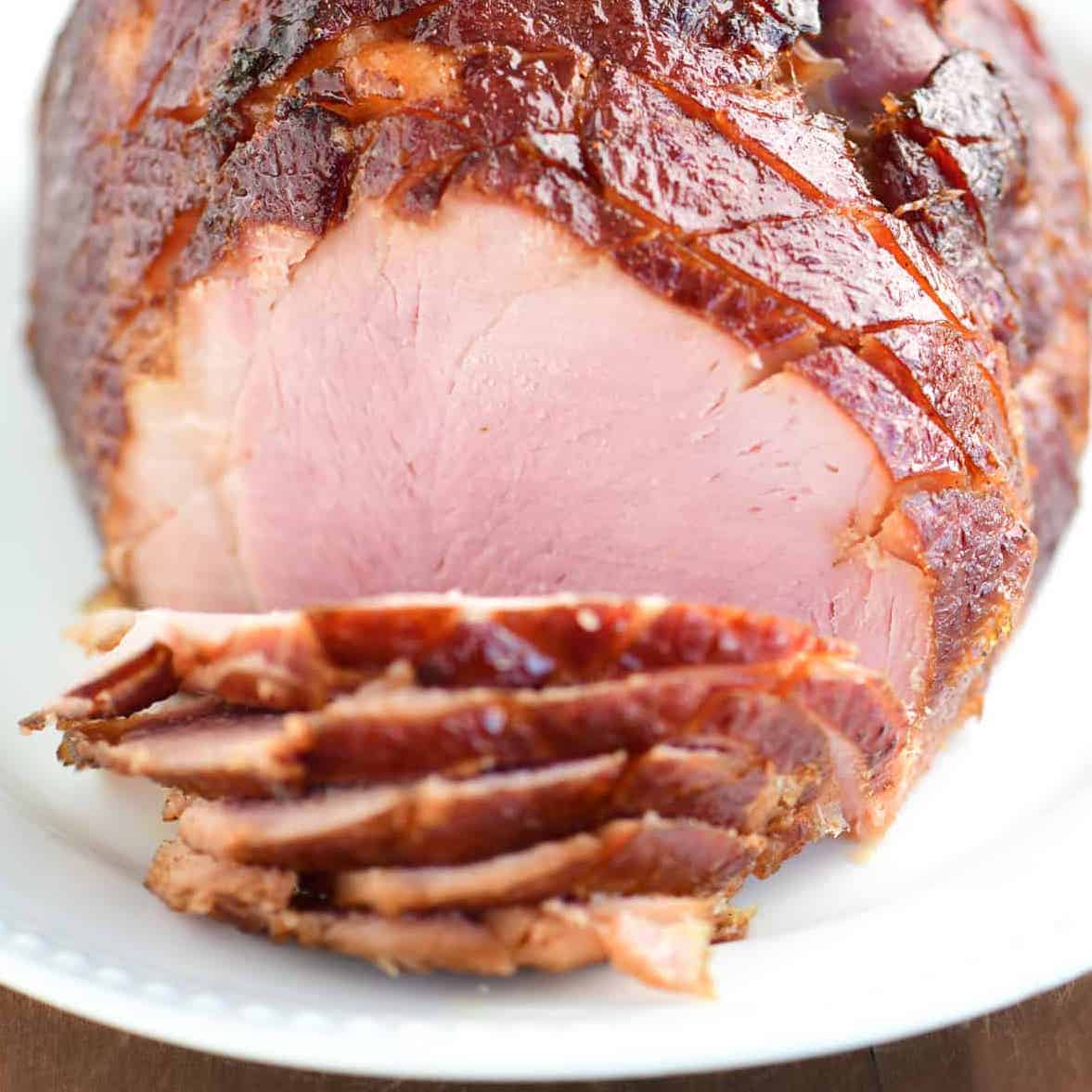 sliced glazed ham.