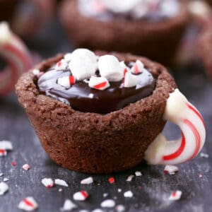 Peppermint hot cocoa cookie cups.
