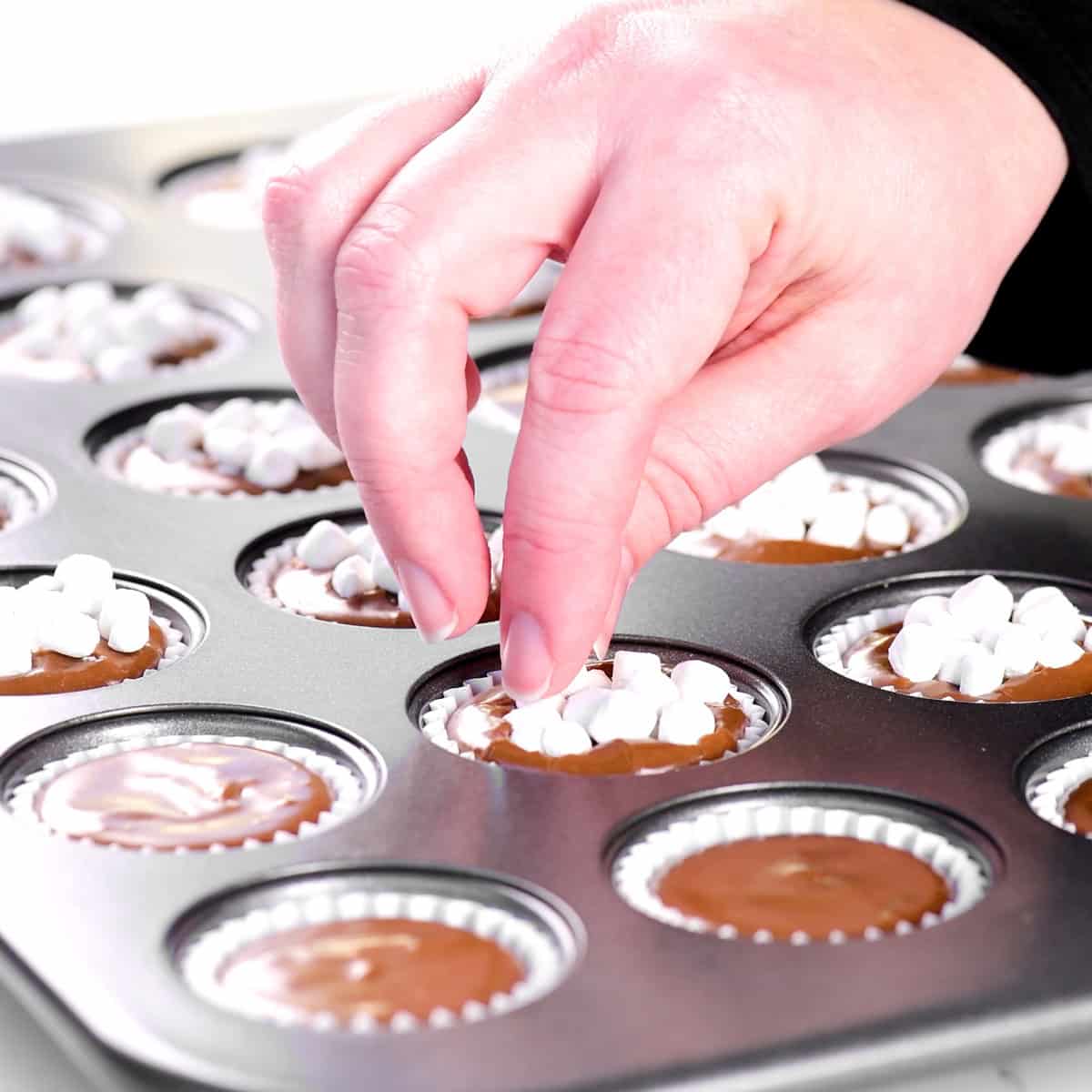 Add mini marshmallows to the top.